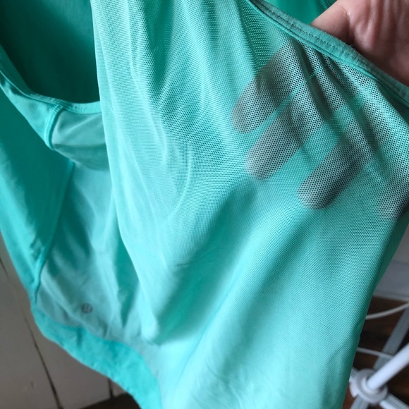 Lulu work out top - Picture 3 of 3